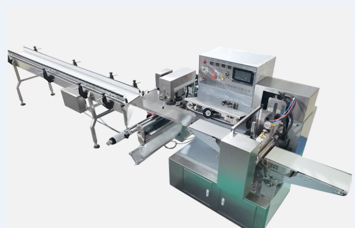 Three servo -to -duplex -free fork -in -bar feed 700 type packaging machine